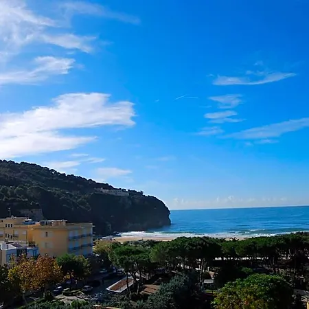 Bed and Breakfast A Casa Di Lidia Γκαέτα
